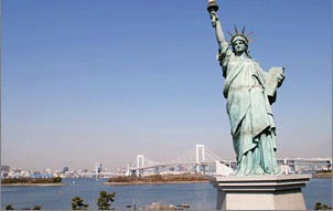 自由の女神像 港区観光協会 Visit Minato City 東京都港区の観光情報公式サイト