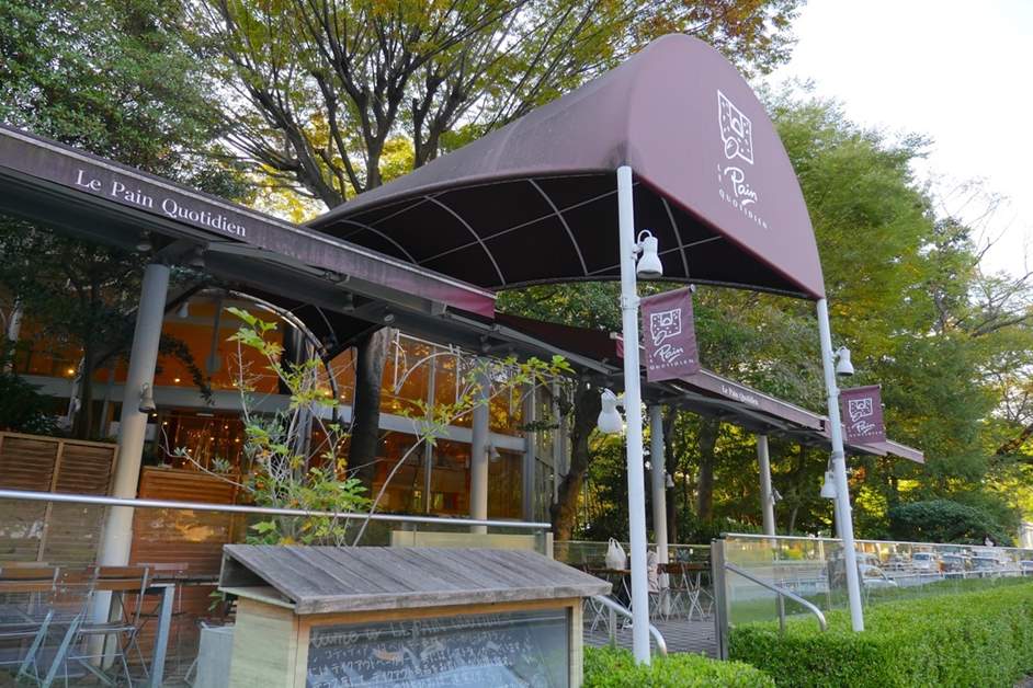 東京タワーが目の前に 芝 大門エリアのテラスカフェ 港区観光協会 Visit Minato City 東京都港区の観光情報公式サイト