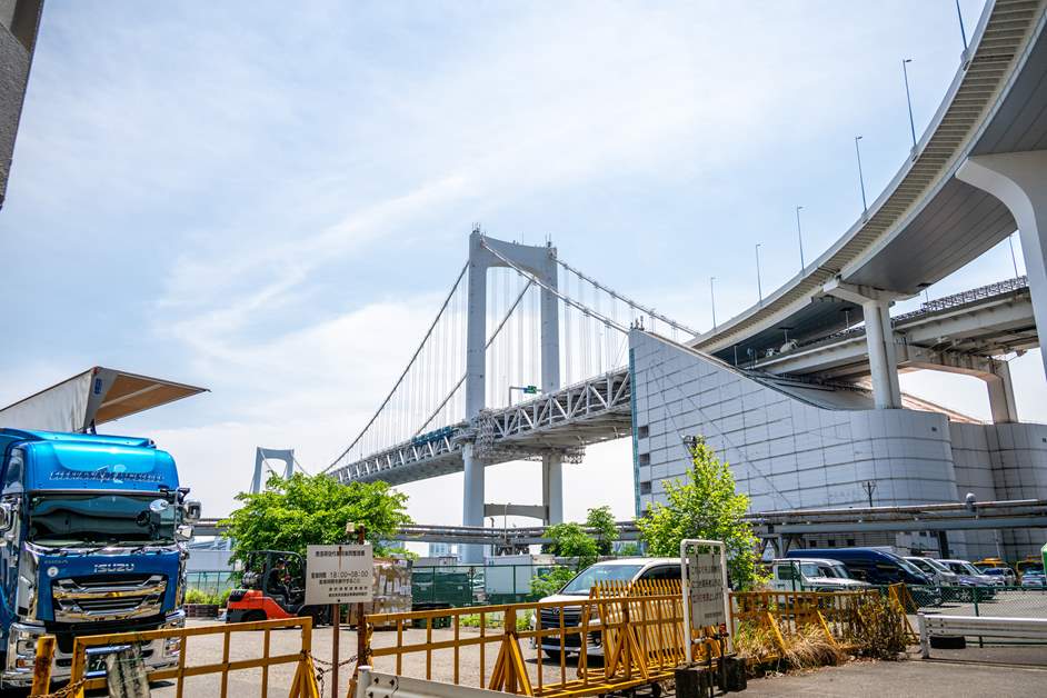 Walk Across Tokyo Bay! Take a Skywalk on the Rainbow Bridge